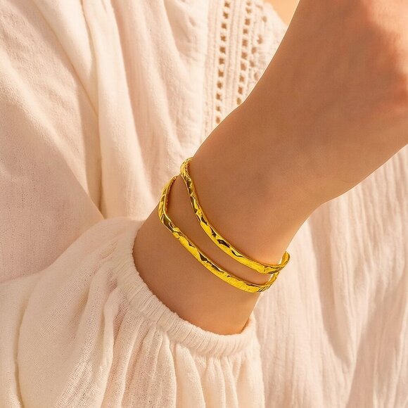 ποΈModern Boho Hammered 18K Gold Plated Cuff Bracelet | Adjustable Open Bangle - Picture 6 of 12